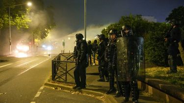 El Desconcierto | Francia Disturbios deja 1.311 detenciones y 79 policias heridos.jpg