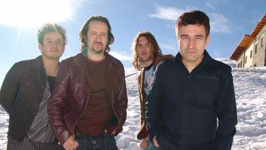 Los Prisioneros relanza ‘Manzana’, el último disco que grabó la mítica banda chilena