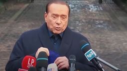 Berlusconi descarta contactos con embajador ruso en Roma durante crisis del gobierno
