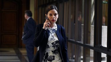 Desde jornadas de más de 15 horas a solicitudes para infringir la ley del tránsito: Ex chofer de Camila Flores denunció malos tratos