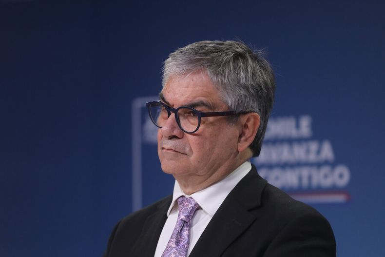 marcel pone el ojo en trabajo informal representa 27 de tasa de empleabilidad total de chile.jpg