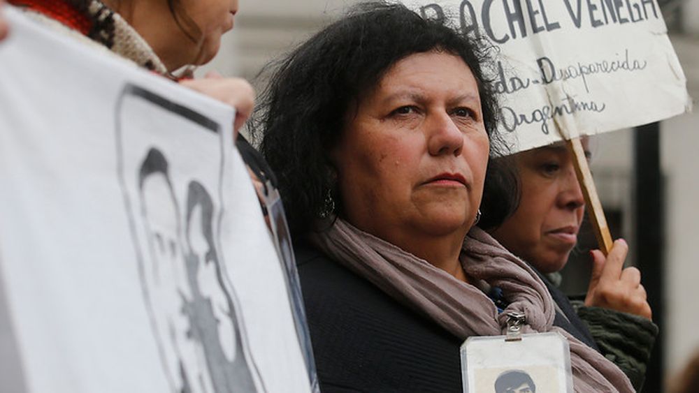 Familiares de Detenidos Desaparecidos tomarán acciones judiciales contra El Mercurio por polémico inserto