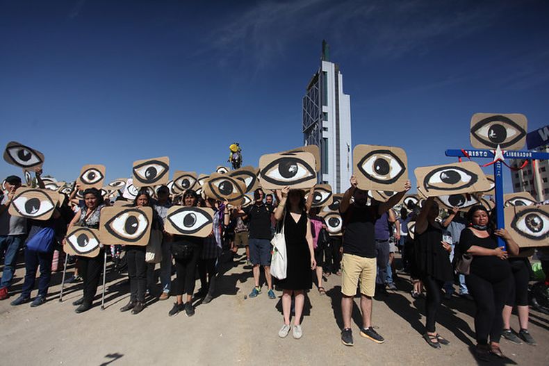 ojos_chile_protesta123123 1.jpg