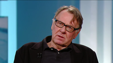 Muere actor británico Tom Wilkinson, protagonista de Full Monty y secundario de Batman Inicia