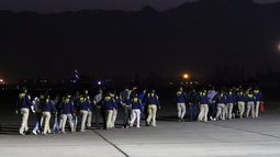 Gobierno expulsó a 51 colombianos y son trasladados en avión de la Fuerza Aérea de Chile
