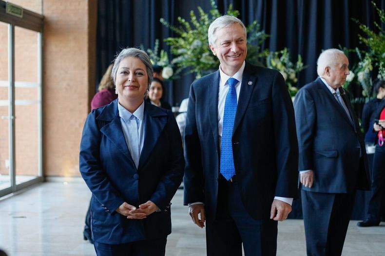 21730 a uno 1673124.jpg