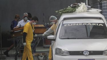 “El COVID-19 es muy cruel”: El desgarrador relato de esposa de médico mexicano fallecido