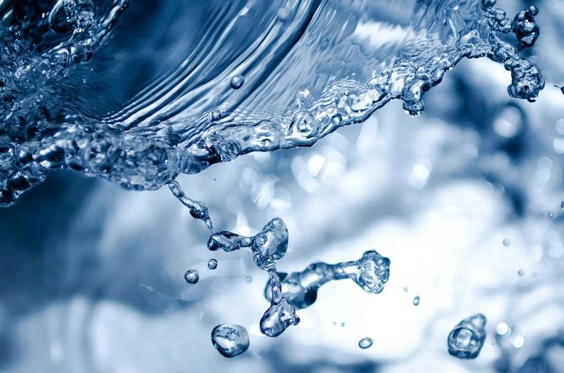 splashing 165192_1280 1.jpg