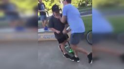 VIDEO| Padre se descontrola y ataca a niños que le estaban haciendo bullying a su hijo