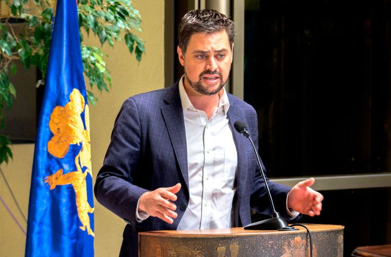 Diputado Daniel Manouchehri.jpg