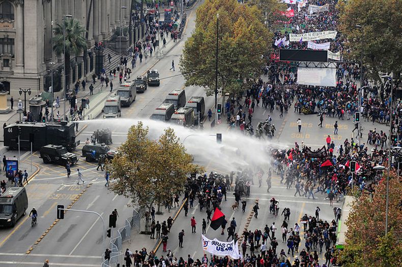 Marcha estudiantil por el fin del CAE mayo de 2017.jpg