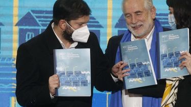 El Desconcierto | Gabriel Boric y Carlos Montes.jpg