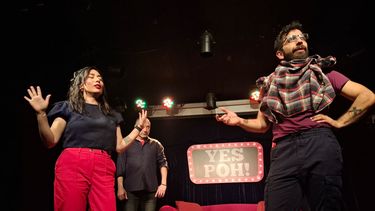 “Yes po”: El único show de improvisación en inglés en Santiago