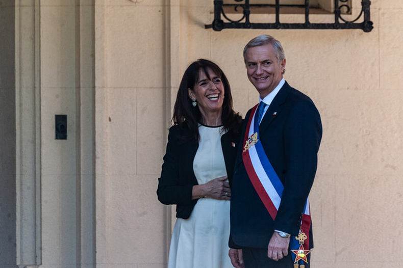 María Pía Adriasola junto a su esposo, el presidente José Antonio Kast. Créditos: Agencia Uno.