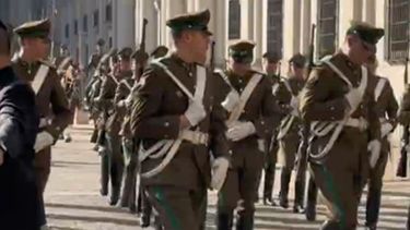 VIDEO|¿Cómo es el cambio de guardia de Carabineros?: Gobierno viraliza registro