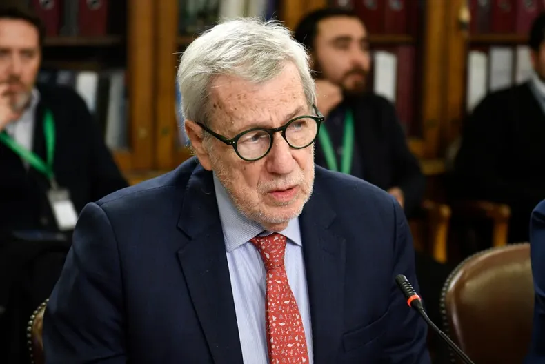 visa waiver al borde del abismo  la arremetida de ee.uu. que enciende las alarmas de chile y van klaveren.webp