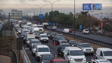 Fin de semana XL: Más de 420 mil vehículos salieron de la capital