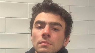 De matar a alto ejecutivo de aseguradora a ser idolatrado en redes: Luigi Mangione, el asesino justiciero