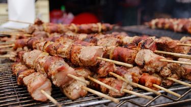 ¿Comiste mucho en Fiestas Patrias? Síntomas para identificar una intoxicación alimentaria
