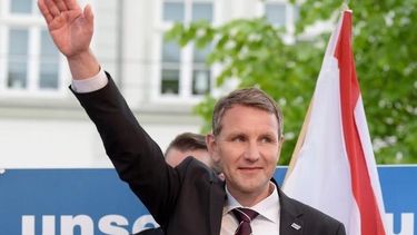 Alemania: Levantan inmunidad de líder ultraderechista por negacionismo y usar lemas nazis