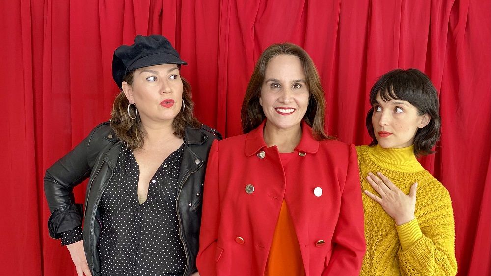 Javiera Contador, Pepa Bello y Claudia Pérez estrenan versión presencial de exitosa comedia