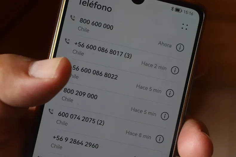 cansada de llamados correos y mensajes de cobranza de empresa recurrio a la justicia corte ordena cesar hostigamiento ilegal.webp