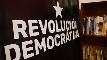 El Desconcierto | Revolucion Democratica referencial.jpg