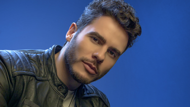Siven, cantante de los hits de teleseries: Quiero que la gente en Chile conozca mi cara