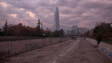 Vuelve el frío a Santiago: Fin de semana con abundante nubosidad y máximas bajo los 20°C para este fin de semana