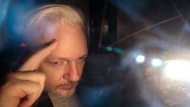 El Desconcierto | assange.jpg