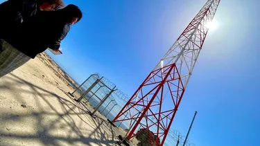 El Desconcierto | la lucha de un ayllu atacameno contra una antena de entel  la instalaron sin consulta indigena ni permiso municipal.webp