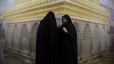 Muere una mujer iraní tras prenderse fuego en protesta por prohibición de asistir a partidos de fútbol