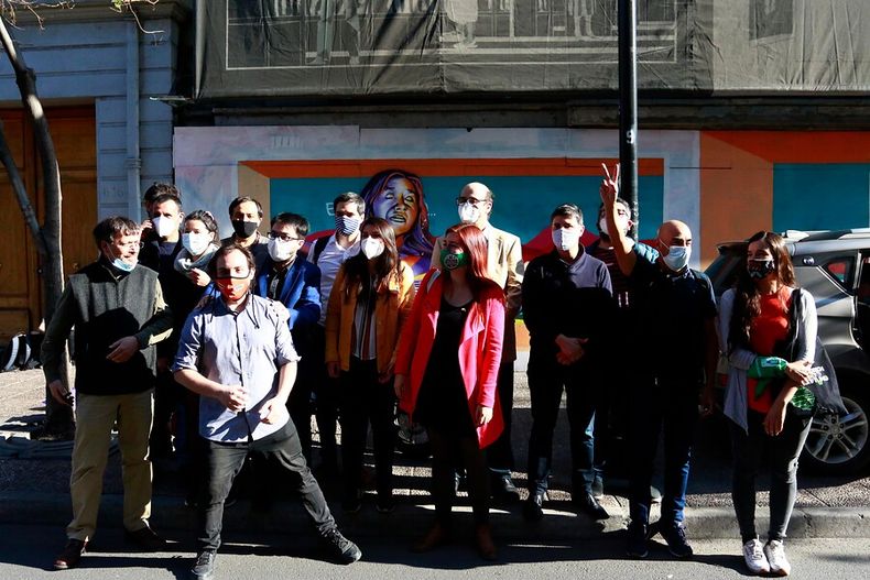 Frente Amplio inscribe candidatos en Servel.jpg