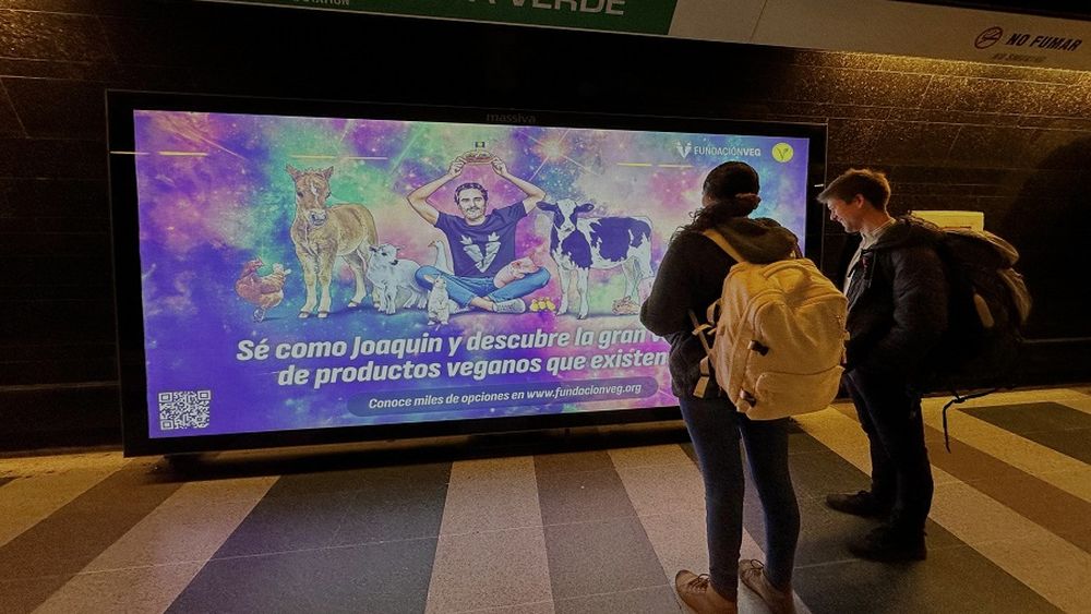Dieciocho vegano: Joaquín Phoenix protagoniza campaña en Metro para Fiestas Patrias sin carne