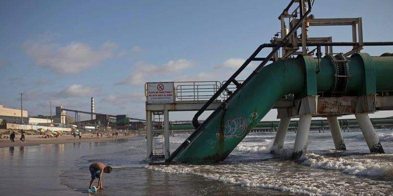 Chile Ventanas beach pipeline_PabloSanhueza_Alamy_2DTPN79 1440x720 2.jpg