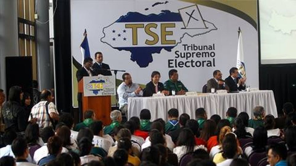 Segundo recuento de votos da victoria al oficialismo en Honduras