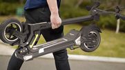 alza de combustibles incrementa venta de scooters y bicicletas electricas que rinden hasta 50 veces mas por km que un auto