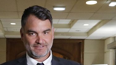 Que se jodan: Apuntando al gobierno Macaya defiende polémico mensaje del A Favor