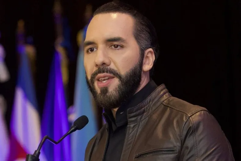 cadem  46 le gustaria que el proximo presidente de chile tuviese un estilo similar a nayib bukele.webp