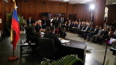 Oposición articula bloque abstencionista para boicotear elecciones municipales en Venezuela