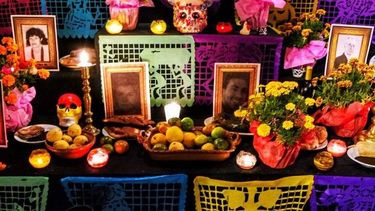 El Desconcierto | Altar en casa mexicana.jpg