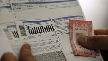 SEC interviene tras alza de hasta 400% en las cuentas de luz de ENEL: Afectados son adultos mayores