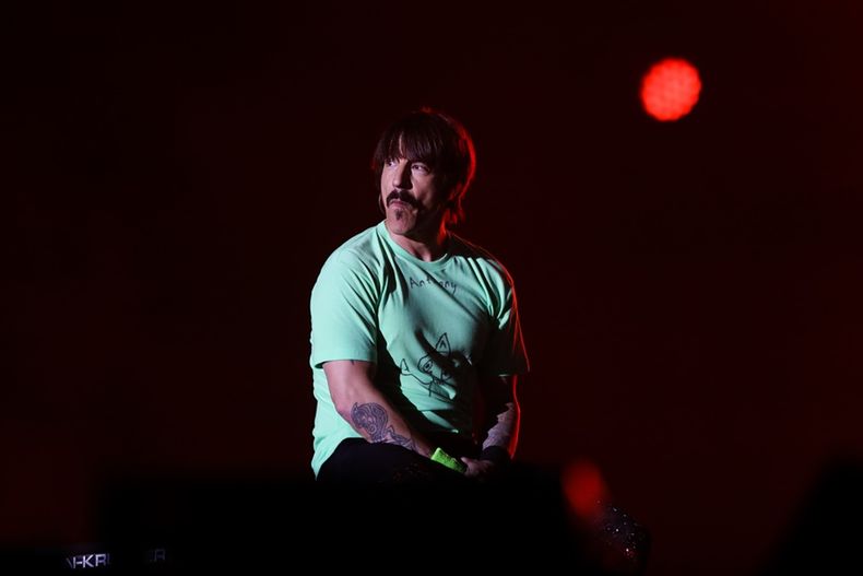 Red Hot Chili Peppers A_UNO_915420.jpg