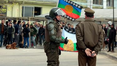 El Desconcierto | mapuches carabineros_640x400.jpg