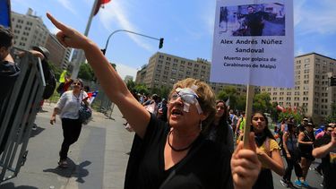 El Desconcierto | mujer represion.jpg