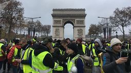 Eric Hazan, escritor y activista francés: “París no es un actor, es un campo de batalla”