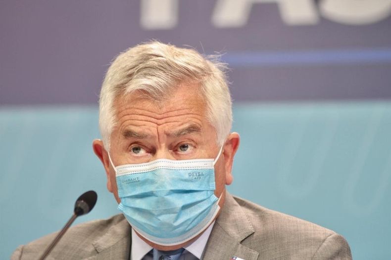Ministro Paris.jpg