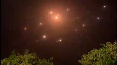 VIDEOS| El momento en que los más de 130 cohetes lanzados por Hamás sobrevuelan Israel