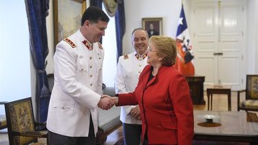 Nuevo comandante en jefe del Ejército tiene patrimonio de 550 millones y fue instructor de la Escuela de las Américas