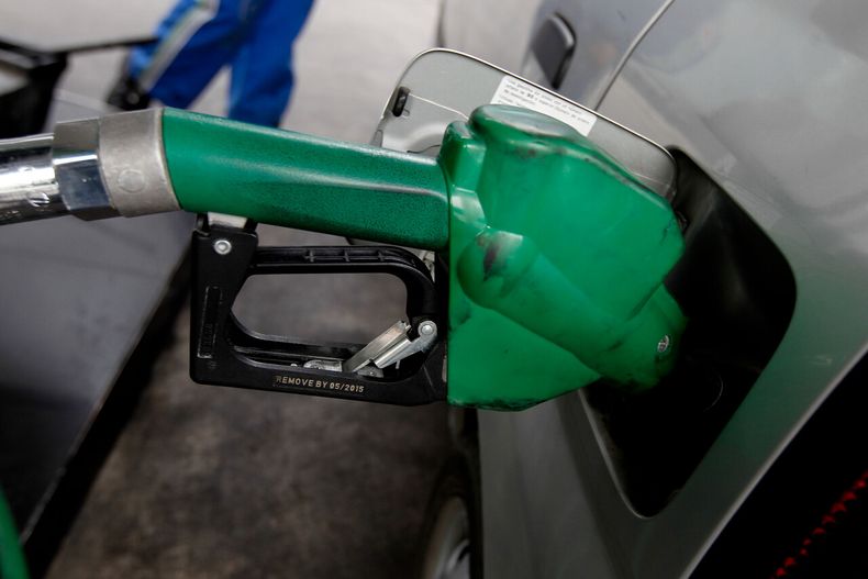 Proyectan nueva alza del precio de los combustibles. Foto: Agencia Uno